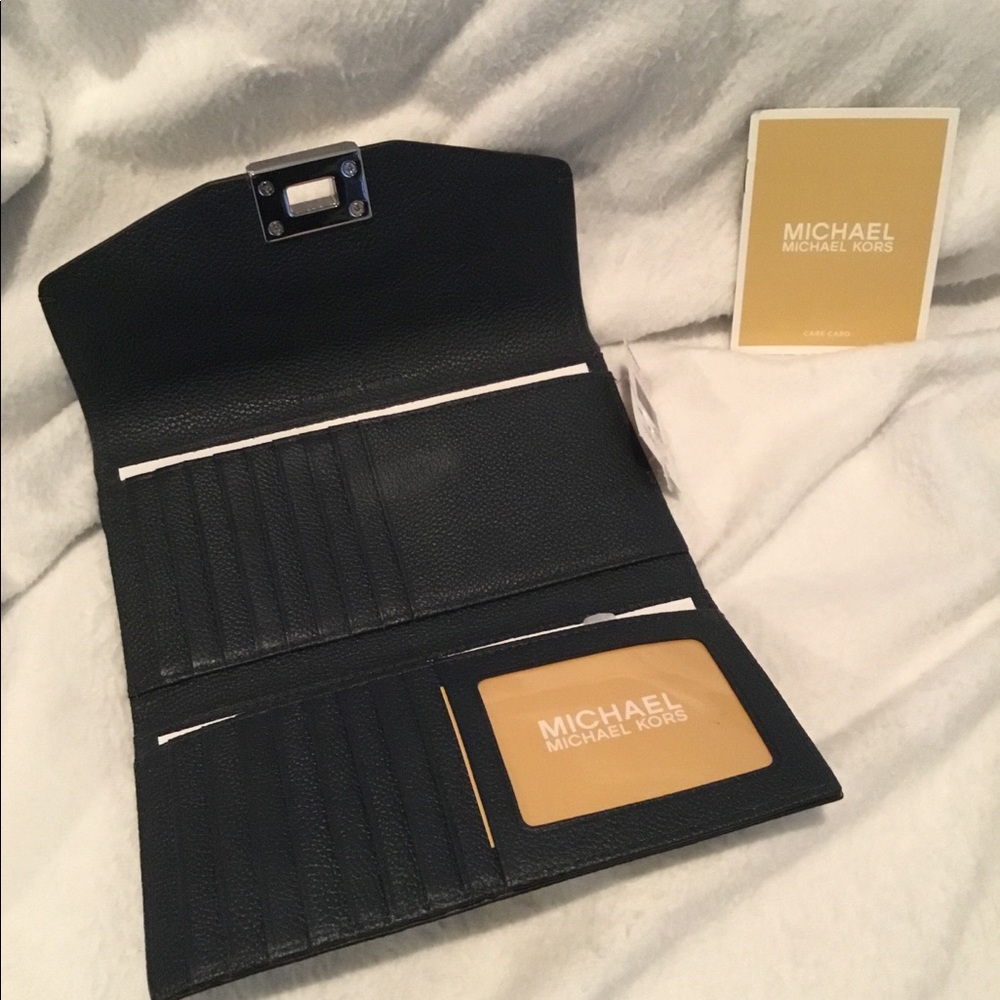 🍀MK Cassie Handbag Set 🍀 - Picture 14 of 14